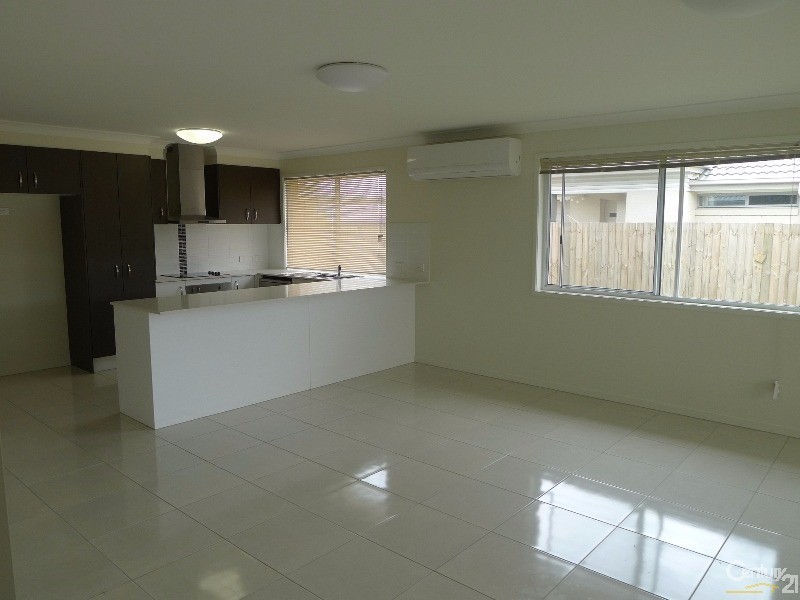 50 Lyrebird Crescent, Upper Kedron QLD 4055