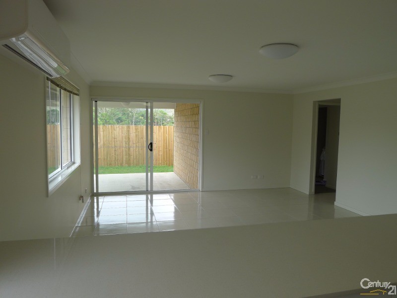 50 Lyrebird Crescent, Upper Kedron QLD 4055