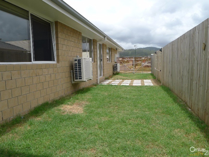 50 Lyrebird Crescent, Upper Kedron QLD 4055