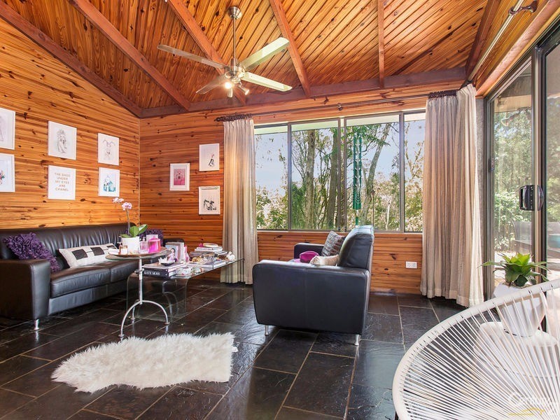 18 Persimmon Street, Ferny Grove QLD 4055