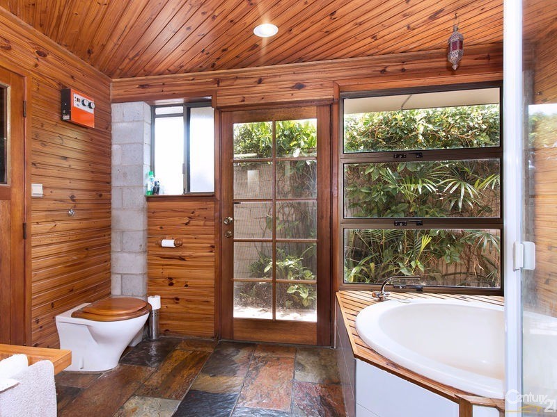 18 Persimmon Street, Ferny Grove QLD 4055