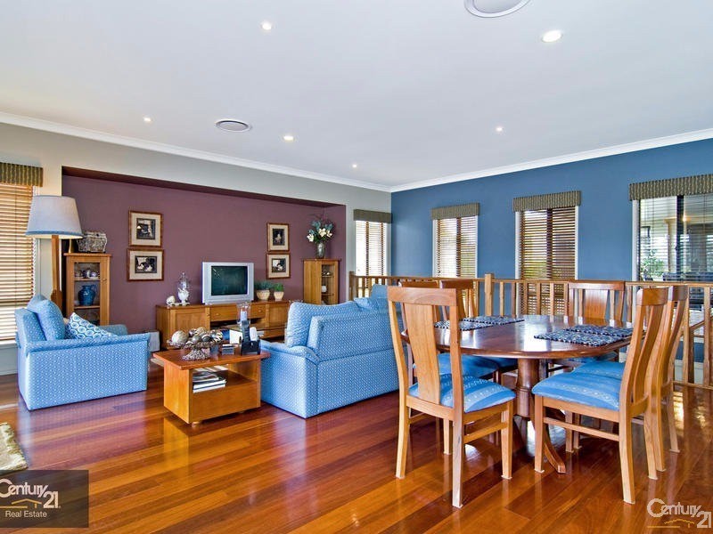 13 Pickering Place, Upper Kedron QLD 4055