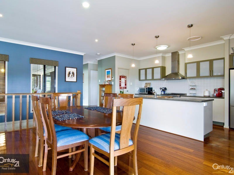 13 Pickering Place, Upper Kedron QLD 4055