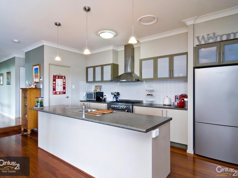 13 Pickering Place, Upper Kedron QLD 4055