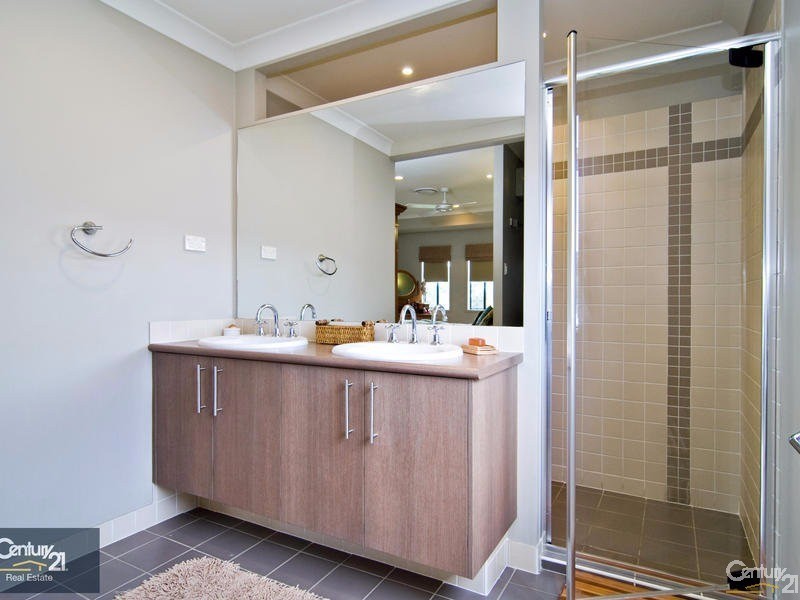 13 Pickering Place, Upper Kedron QLD 4055