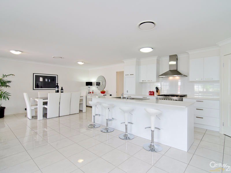 7 Oaklands Place, Upper Kedron QLD 4055