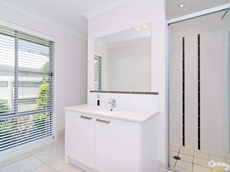 7 Oaklands Place, Upper Kedron QLD 4055