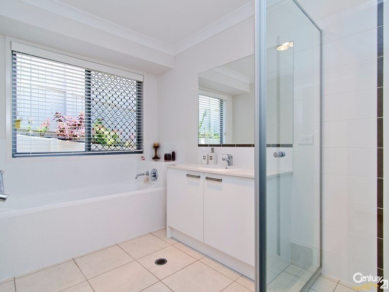 7 Oaklands Place, Upper Kedron QLD 4055