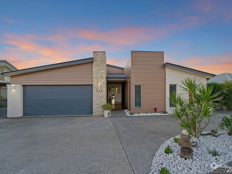 15 Pickering Place, Upper Kedron QLD 4055