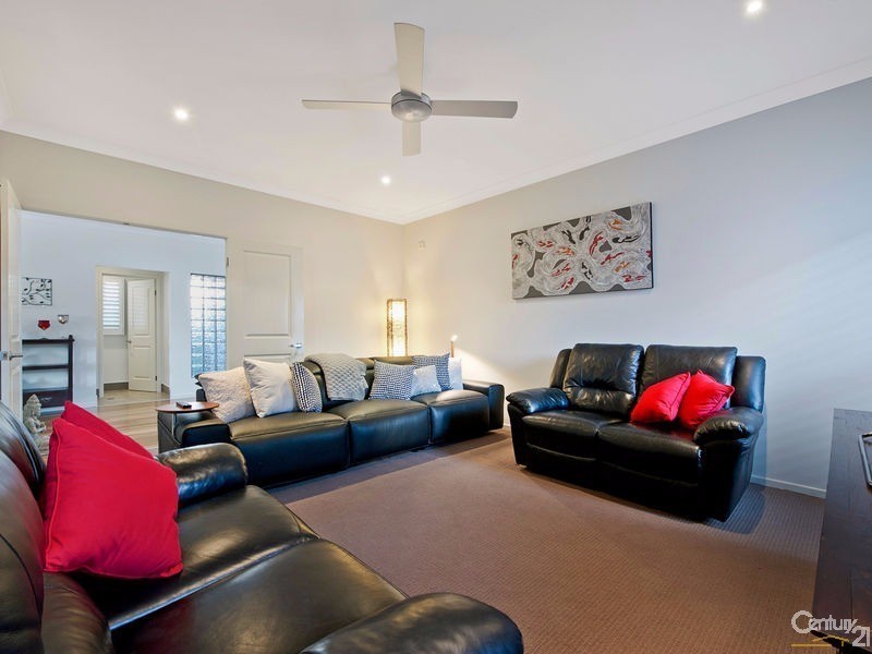 15 Pickering Place, Upper Kedron QLD 4055