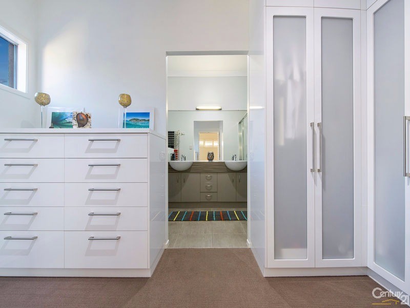 15 Pickering Place, Upper Kedron QLD 4055