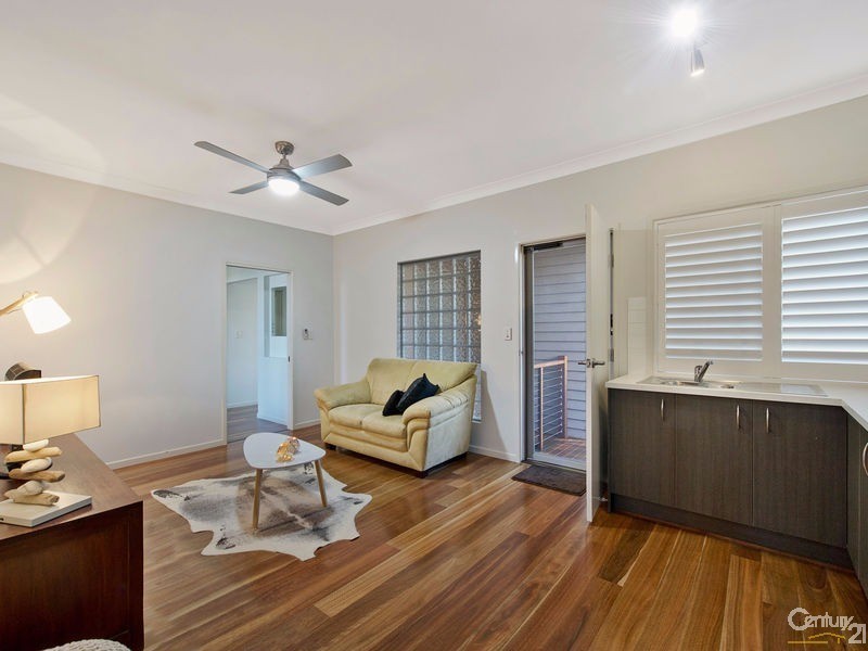 15 Pickering Place, Upper Kedron QLD 4055