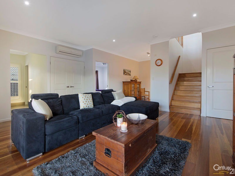 15 Pickering Place, Upper Kedron QLD 4055