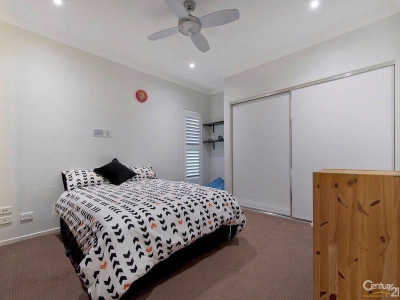 15 Pickering Place, Upper Kedron QLD 4055