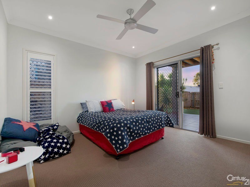 15 Pickering Place, Upper Kedron QLD 4055