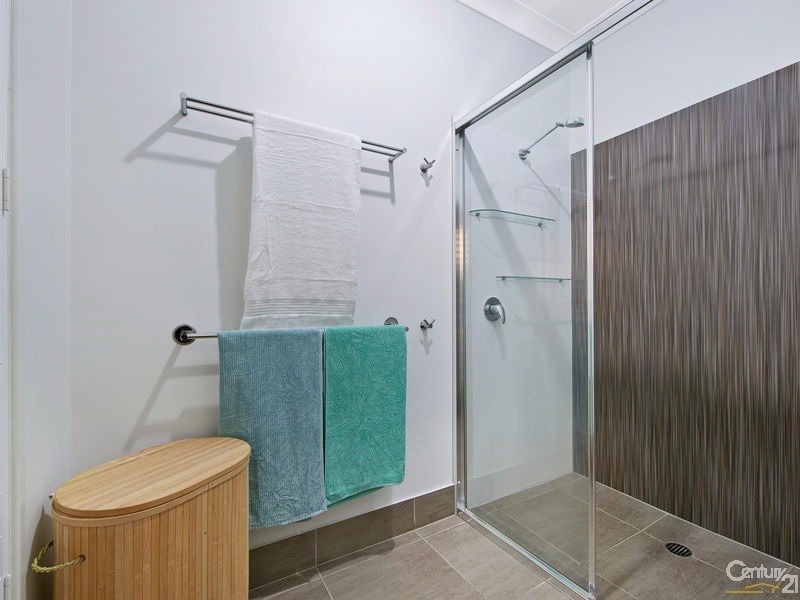 15 Pickering Place, Upper Kedron QLD 4055