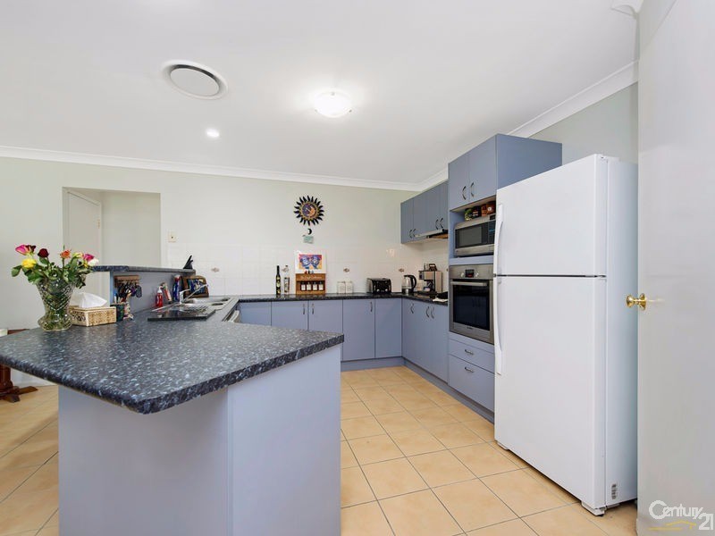 100 Kirralee Crescent, Upper Kedron QLD 4055