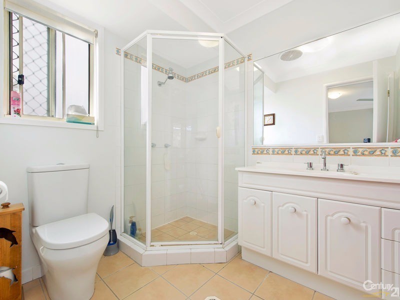 100 Kirralee Crescent, Upper Kedron QLD 4055