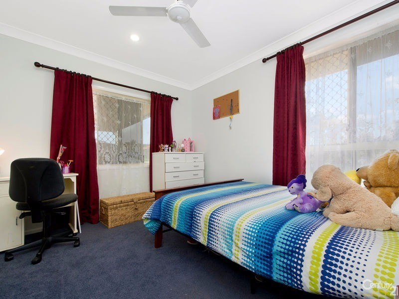 100 Kirralee Crescent, Upper Kedron QLD 4055