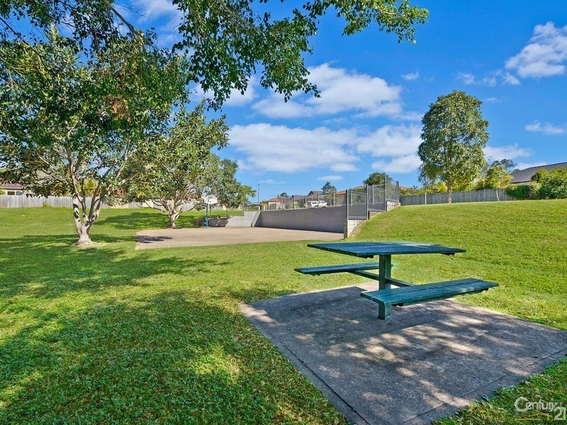 100 Kirralee Crescent, Upper Kedron QLD 4055