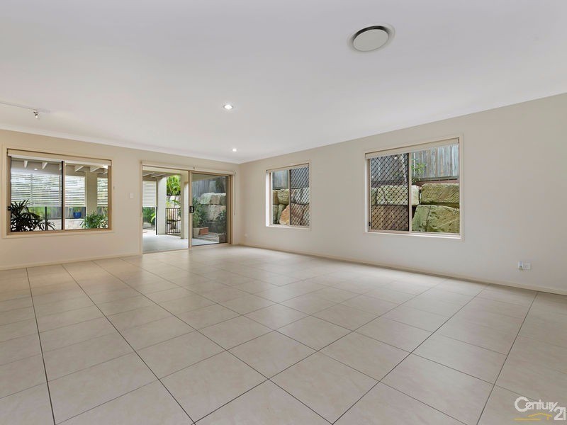 3 Parkwater Close, Upper Kedron QLD 4055