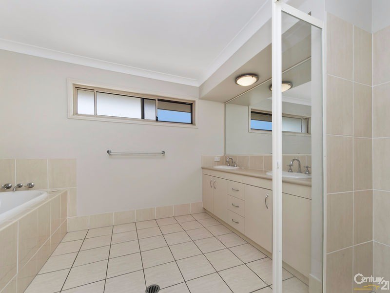 3 Parkwater Close, Upper Kedron QLD 4055