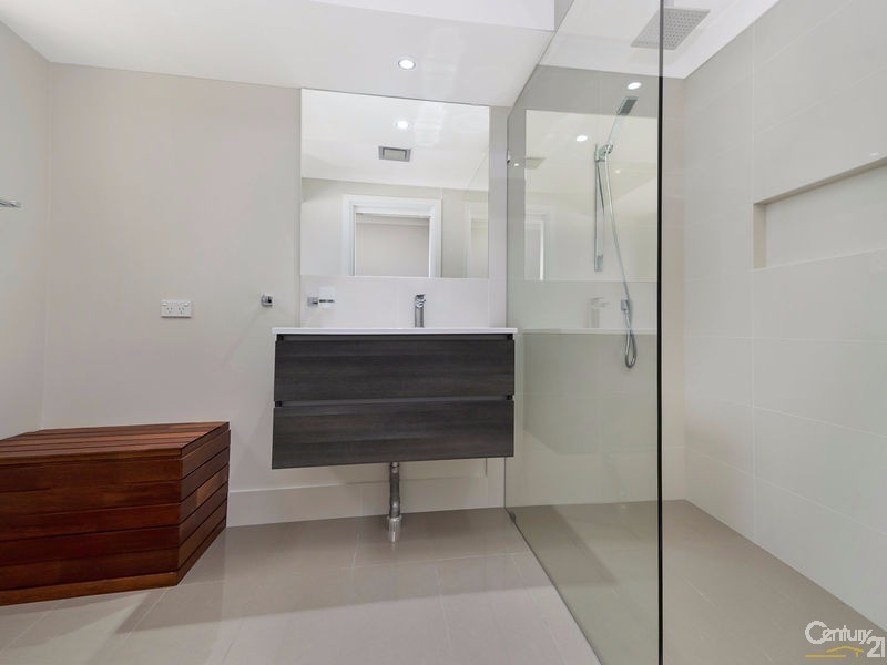 3 Parkwater Close, Upper Kedron QLD 4055