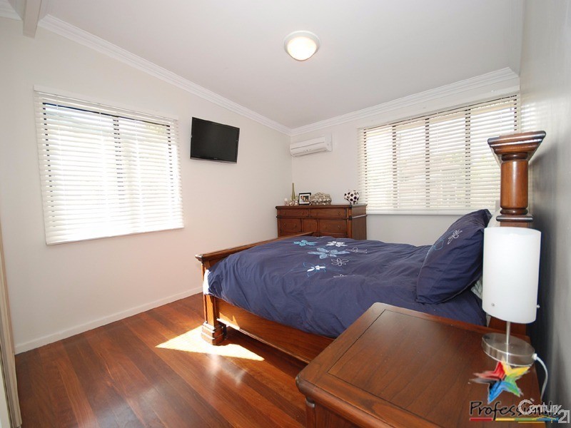 18 Alkoomi Avenue, Ferny Hills QLD 4055