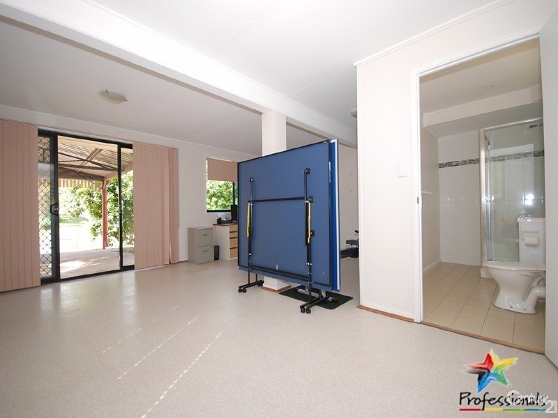 18 Alkoomi Avenue, Ferny Hills QLD 4055