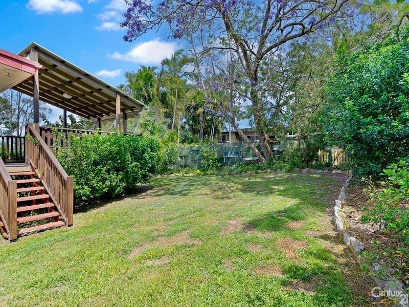 18 Alkoomi Avenue, Ferny Hills QLD 4055