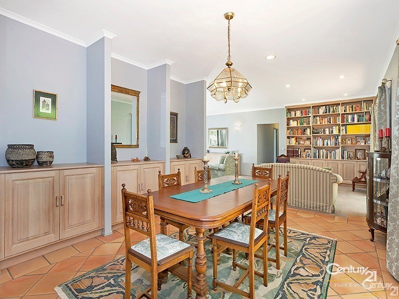 25 Trossachs Place, Upper Kedron QLD 4055