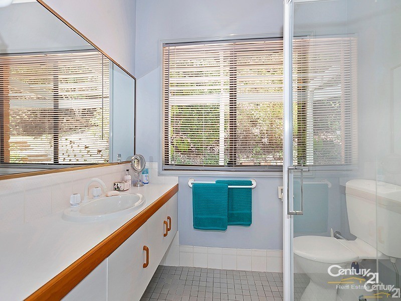 25 Trossachs Place, Upper Kedron QLD 4055