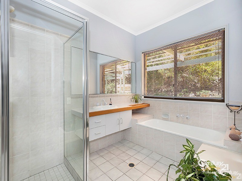 25 Trossachs Place, Upper Kedron QLD 4055