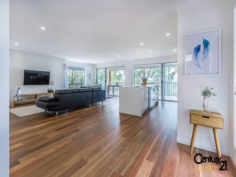 18 Outlook Terrace, Ferny Grove QLD 4055