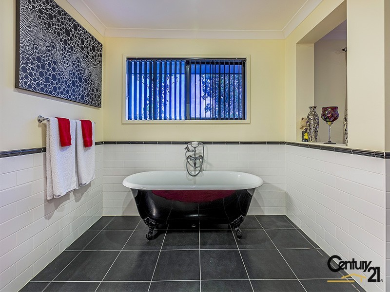 35 Kingfisher Drive, Upper Kedron QLD 4055