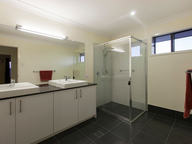 35 Kingfisher Drive, Upper Kedron QLD 4055