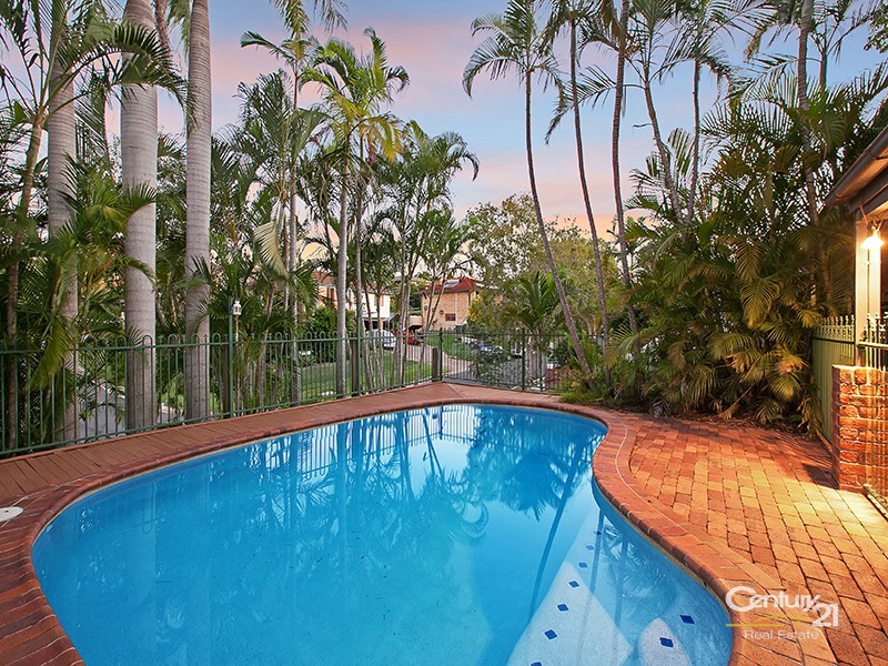 2 Glencloy Street, Ferny Grove QLD 4055