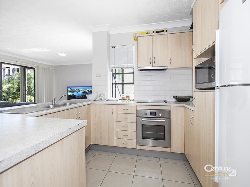 2/415 Sandgate Road, Albion QLD 4010