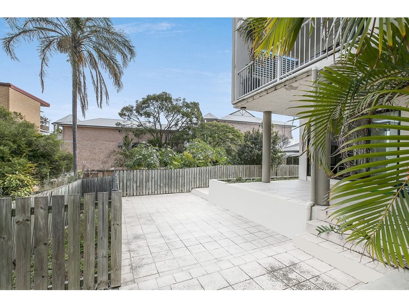 2/415 Sandgate Road, Albion QLD 4010
