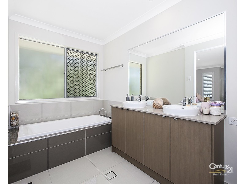 27 Wagtail Street, Upper Kedron QLD 4055
