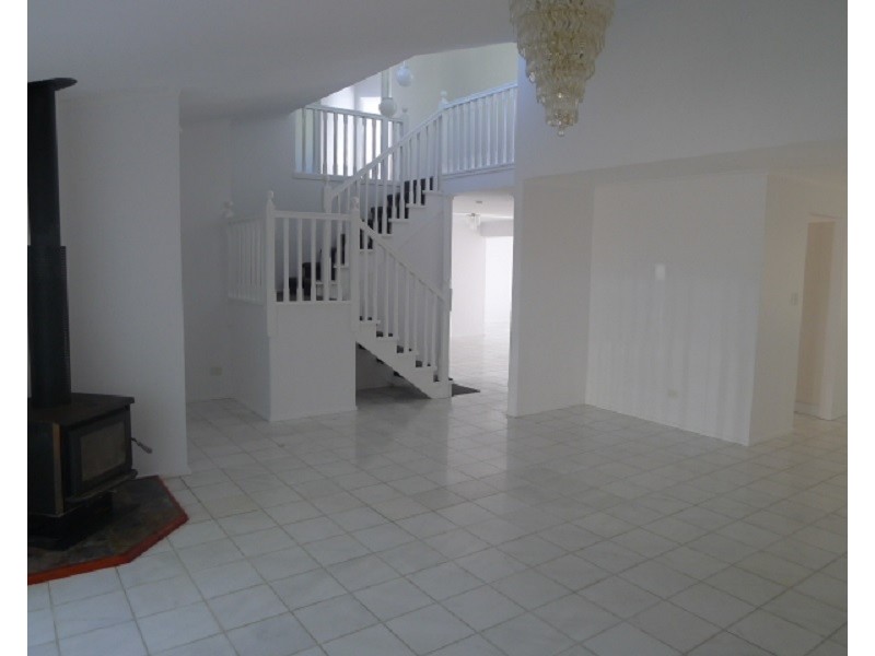 33 Barber Road, Ferny Hills QLD 4055