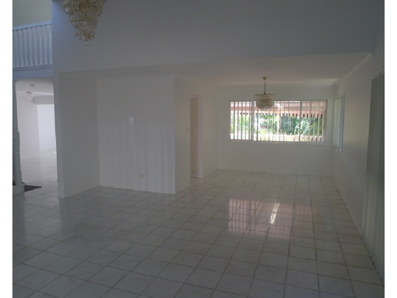 33 Barber Road, Ferny Hills QLD 4055