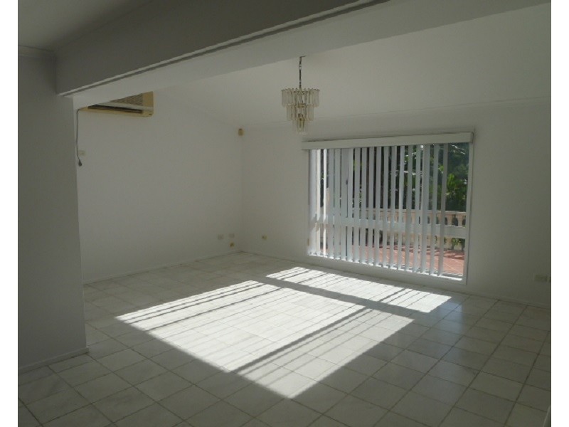 33 Barber Road, Ferny Hills QLD 4055