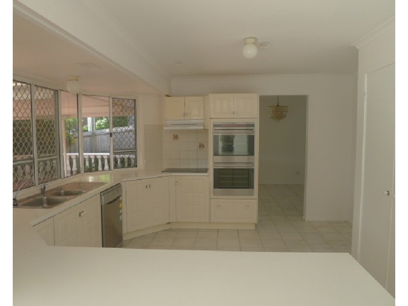 33 Barber Road, Ferny Hills QLD 4055