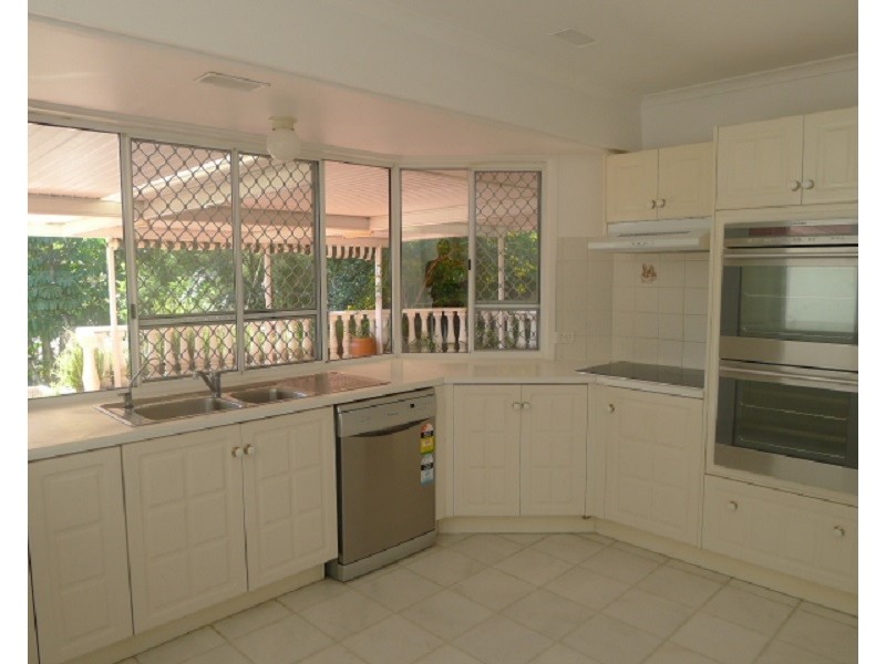 33 Barber Road, Ferny Hills QLD 4055