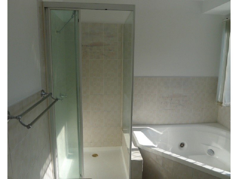 33 Barber Road, Ferny Hills QLD 4055