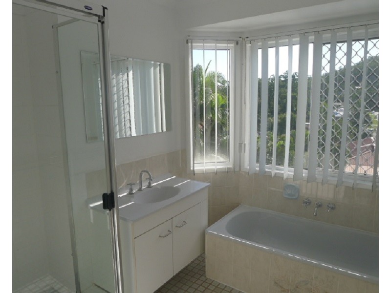 33 Barber Road, Ferny Hills QLD 4055