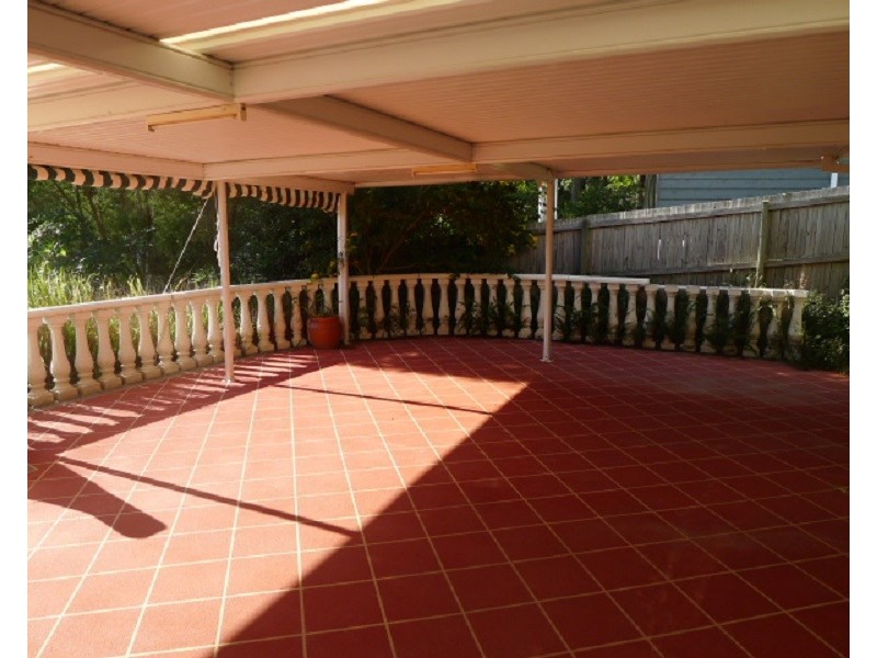 33 Barber Road, Ferny Hills QLD 4055