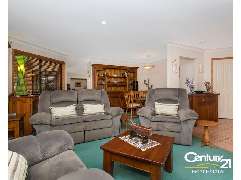 233 Lanita Road, Ferny Hills QLD 4055