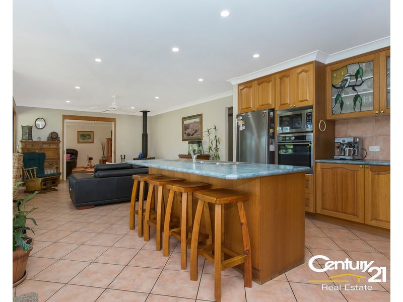 233 Lanita Road, Ferny Hills QLD 4055